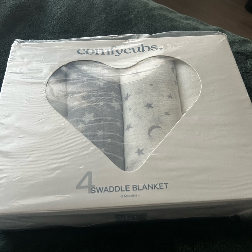 Comfy Cubs Swaddle Blanket Set